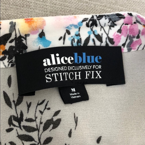Alice Blue Stitch Fix Top - Picture 6 of 7